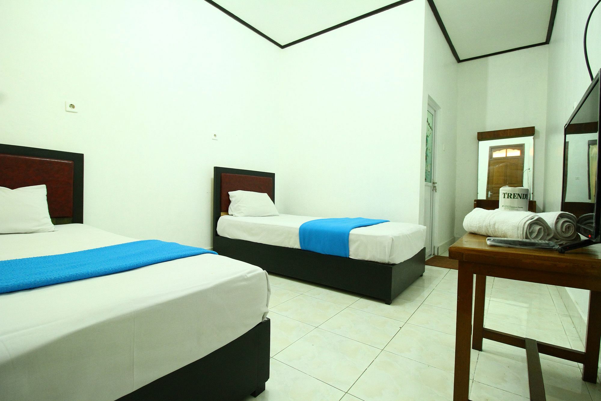 Dua Dara Inn Kuta Legian  Exterior photo